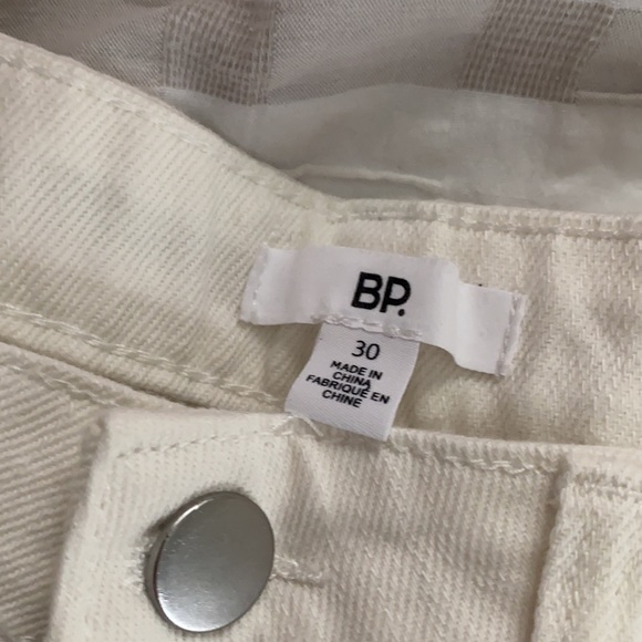 BP SHORTS - Picture 3 of 4